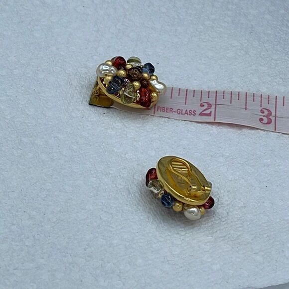 Vintage Liz Claiborne clip beaded faux pearl earrings - Picture 9 of 10